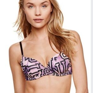Pink Victoria secret. T-shirt bra 32A